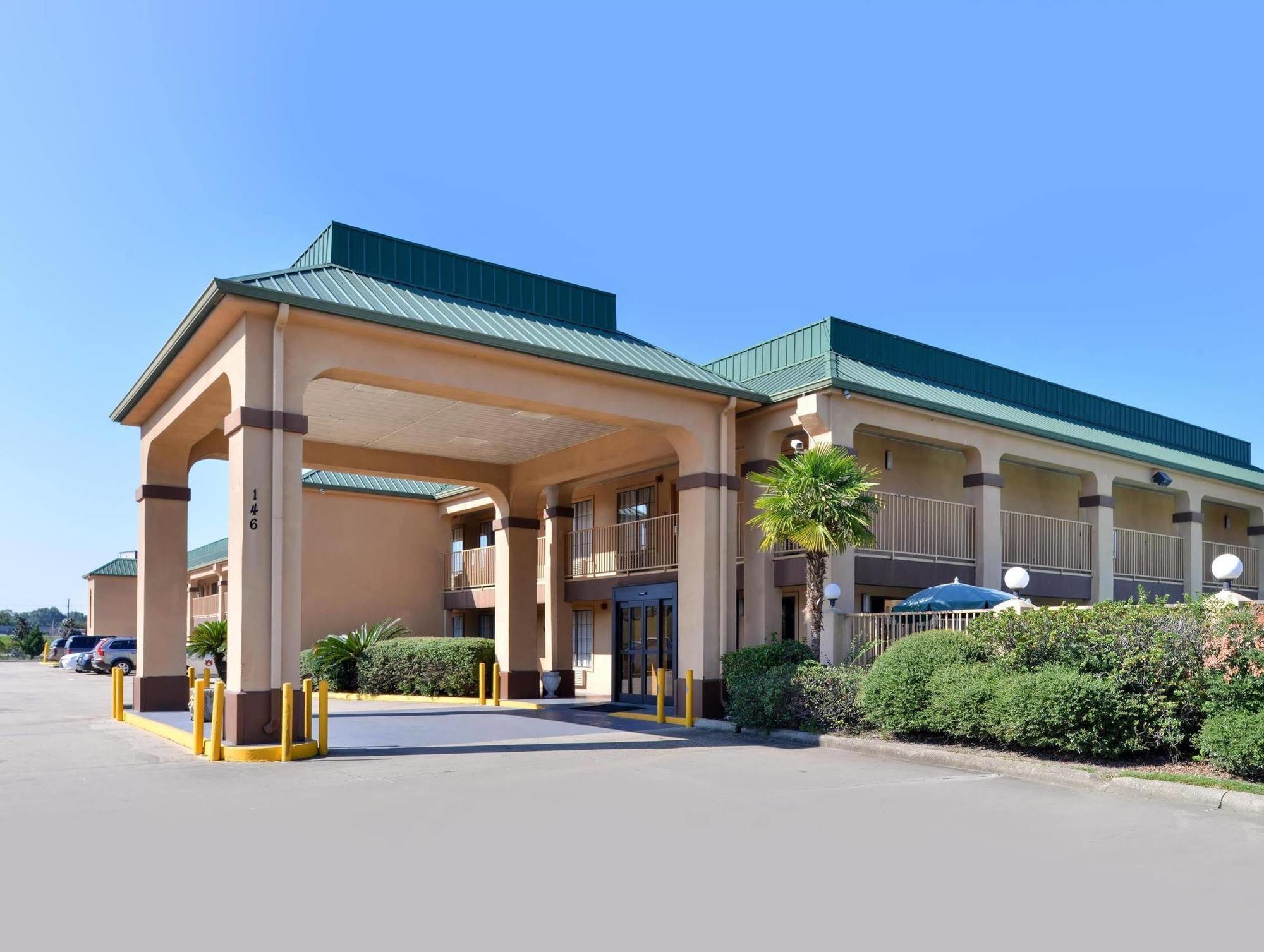 Americas Best Value Inn Denham Springs Exterior photo