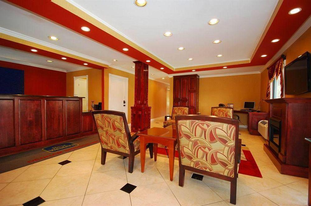 Americas Best Value Inn Denham Springs Interior photo